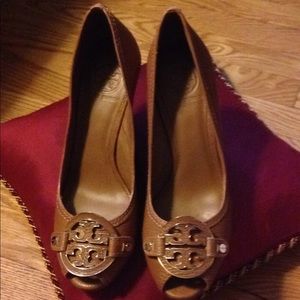 NEW without box Tory Burch Leticia wedge shoes